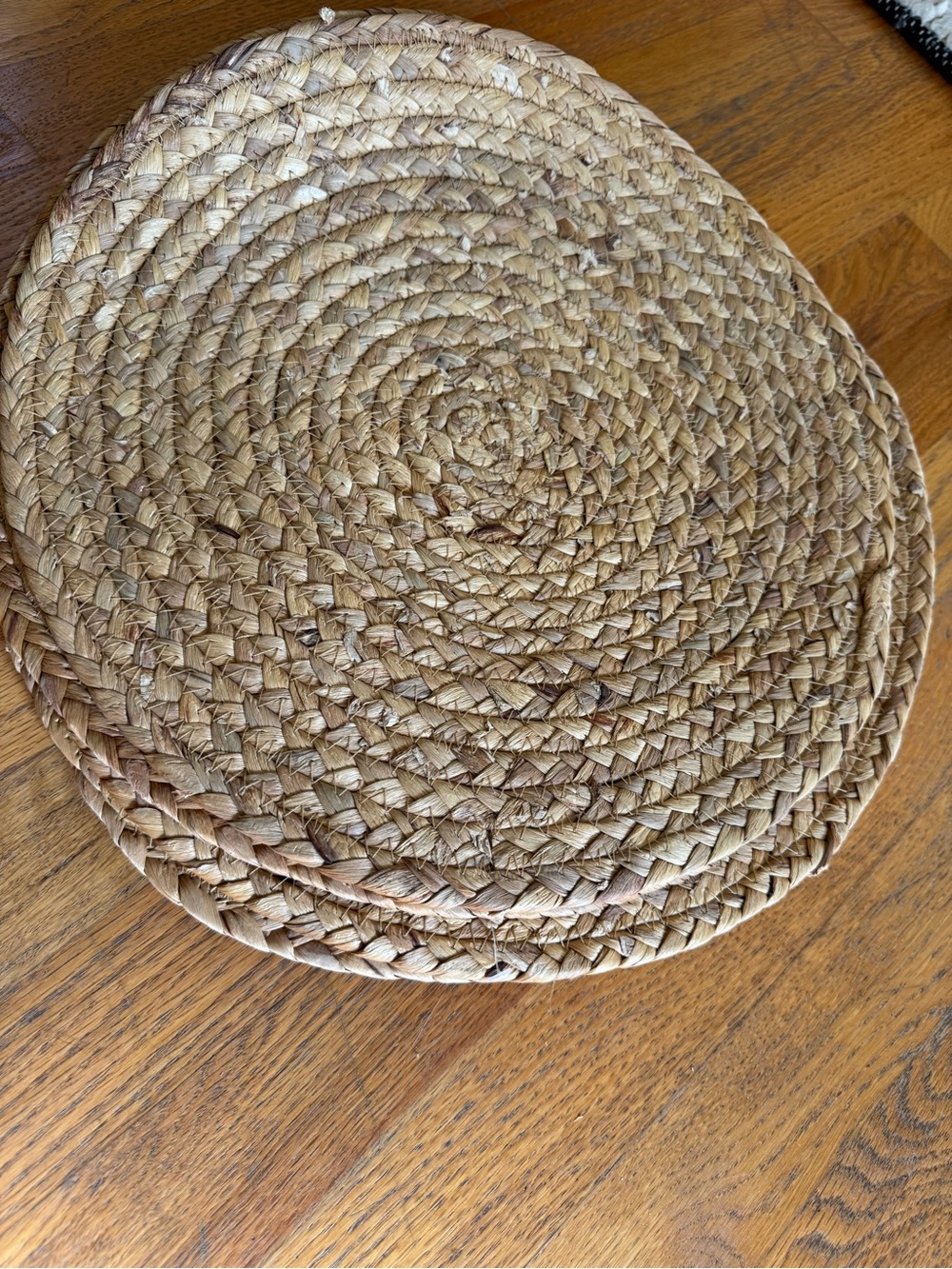 Natural Braided Seagrass Round Placemat - Unbranded 6